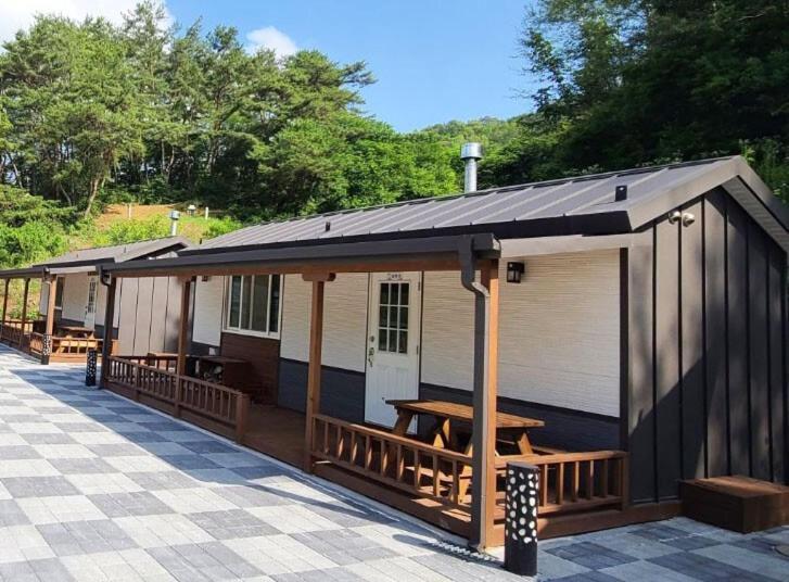 Yeongwol Taehwasan Village Experience Pension Rum bild