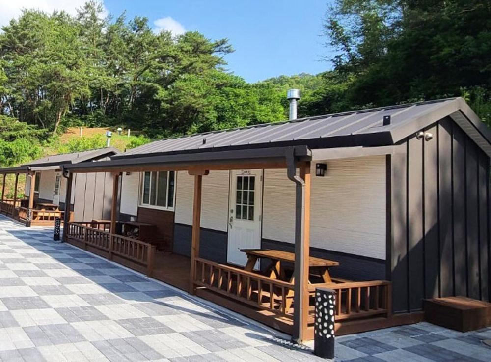 Yeongwol Taehwasan Village Experience Pension Rum bild